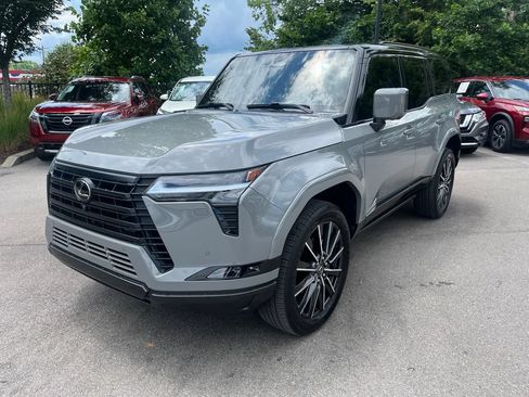 Used 2025 Lexus GX 550 w/ Accessory Package (Z1) AWD/4WD image 3
