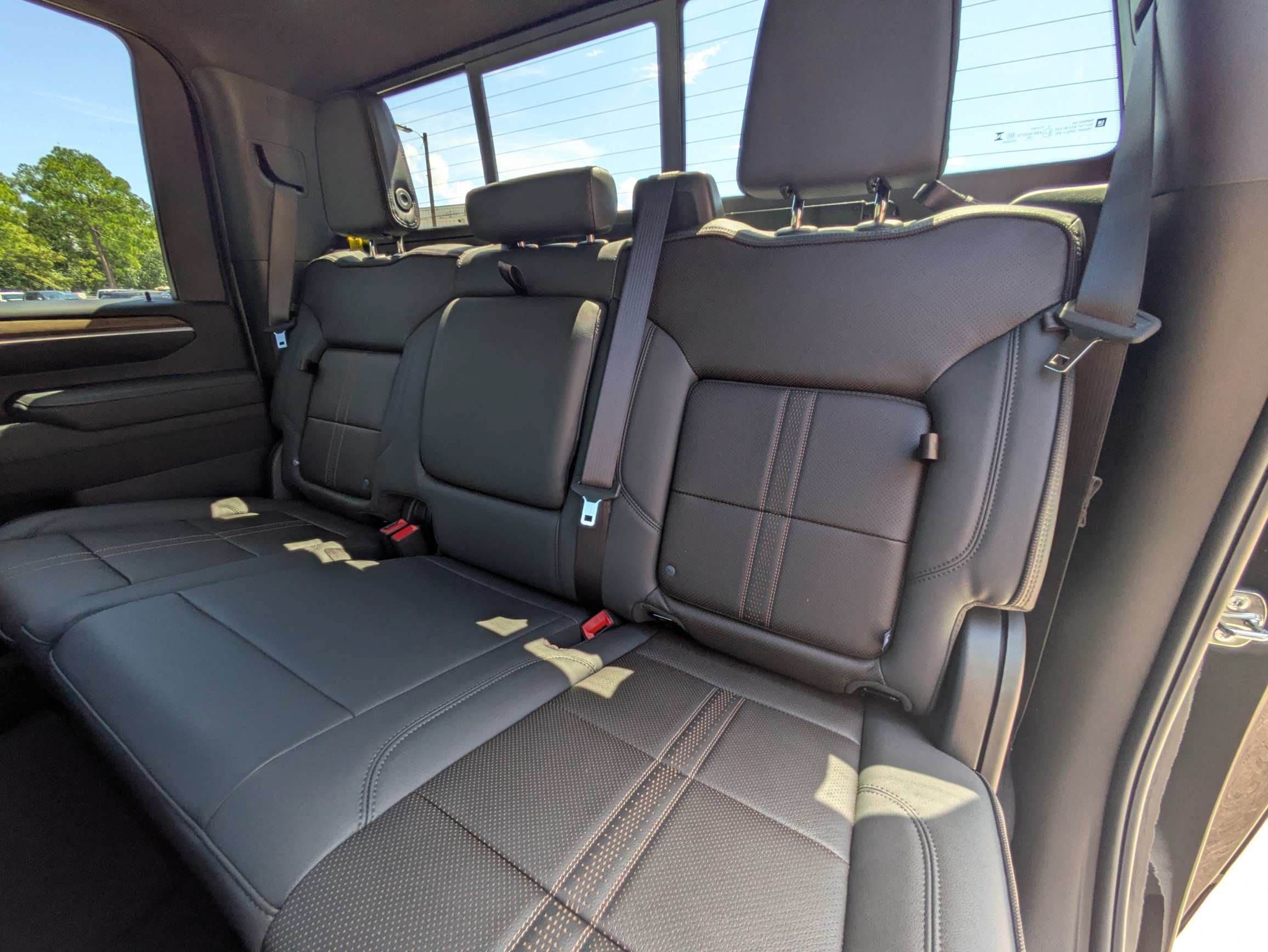 New 2026 Chevrolet Silverado 2500 High Country w/ Midnight Edition AWD/4WD image 7