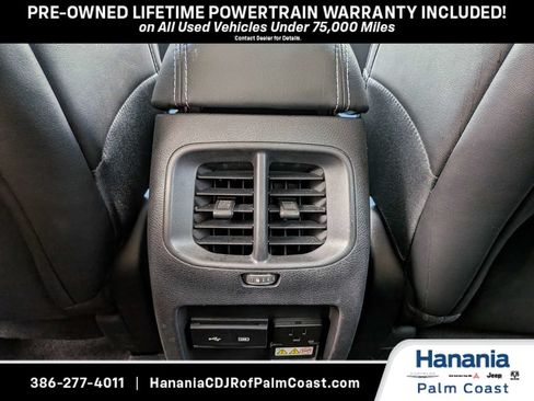 Used 2019 Jeep Cherokee Latitude Plus w/ Comfort/Convenience Group AWD/4WD image 16