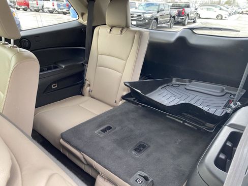 Used 2017 Honda Pilot Touring image 18