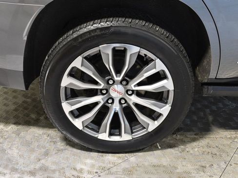 Used 2021 GMC Yukon Denali w/ Denali Premium Package image 38