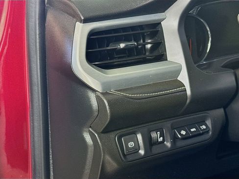 Used 2020 GMC Acadia SLT w/ Driver Alert Package II image 10