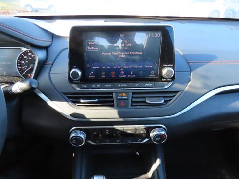 Used 2020 Nissan Altima 2.0 SR image 23