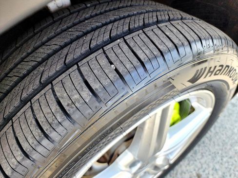 Used 2016 Porsche Cayenne S image 42