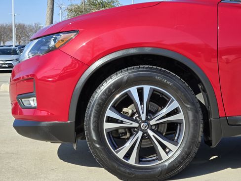 Used 2017 Nissan Rogue SL image 12