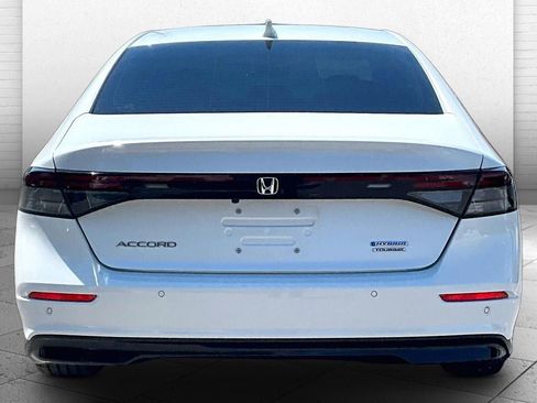 Used 2023 Honda Accord Touring image 3