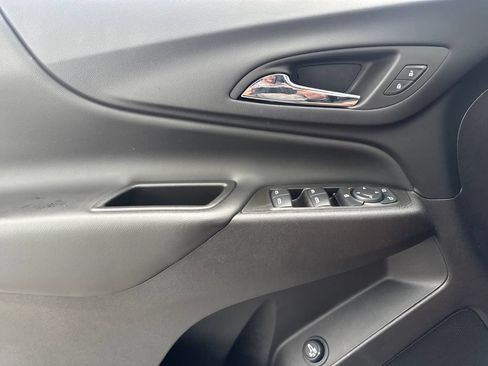 Used 2024 Chevrolet Equinox LT FWD image 17