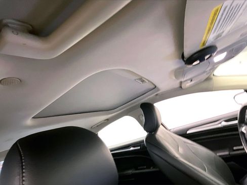 Used 2019 Ford Fusion Titanium image 21