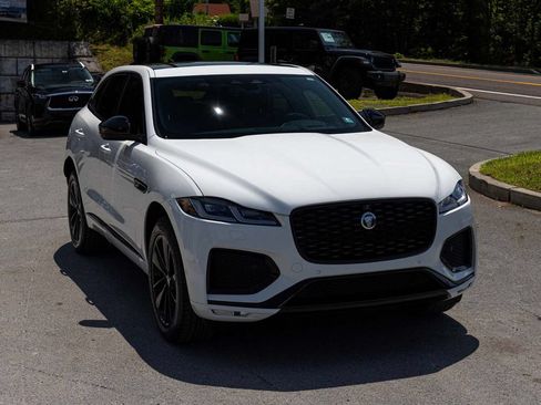 Used 2026 Jaguar F-PACE R-Dynamic S AWD/4WD image 3