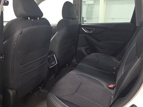 Used 2023 Subaru Forester Premium image 8