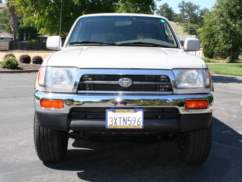 Used 1998 Toyota 4Runner SR5 AWD/4WD image 3