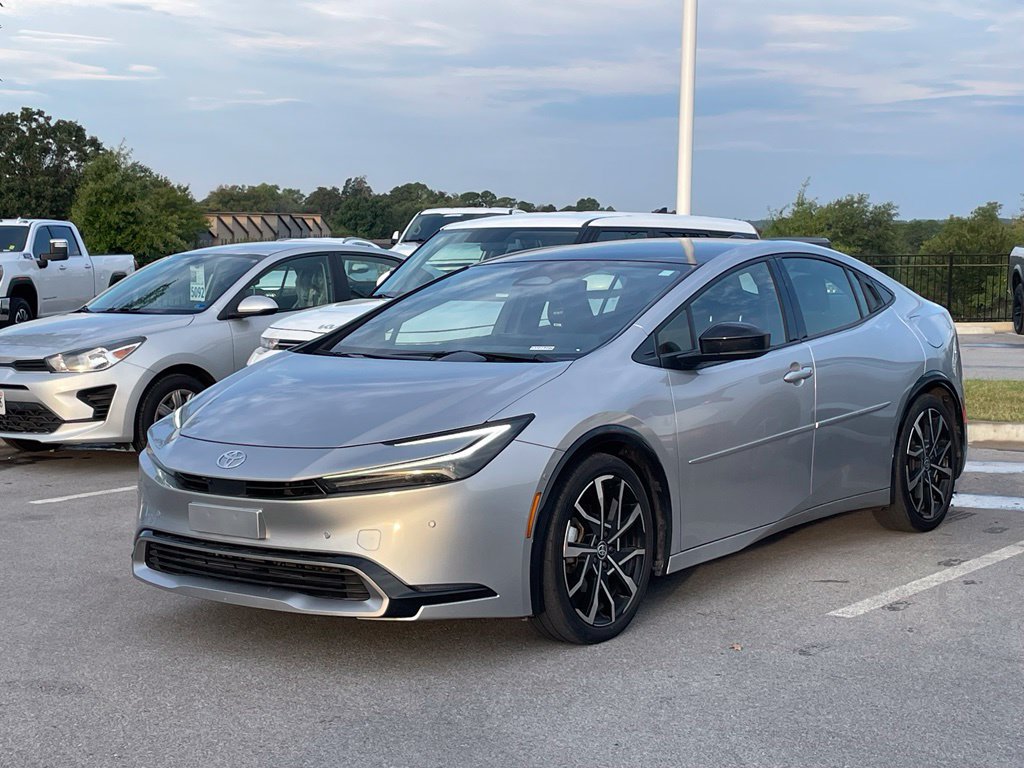 Used 2024 Toyota Prius Prime Premium w/ Advanced Technology Package FWD image 4