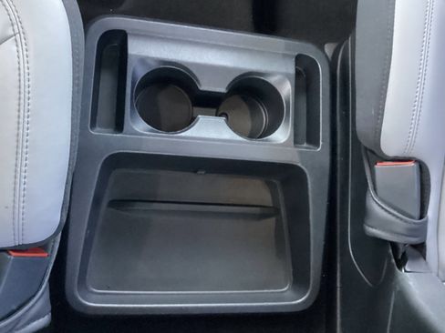 Used 2021 Ford Explorer XLT w/ Equipment Group 202A image 21