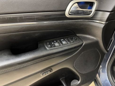 Used 2019 Jeep Grand Cherokee Limited w/ Trailer Tow Group IV image 7