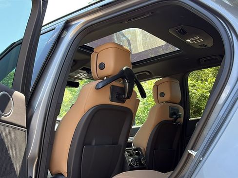 Certified 2025 Land Rover Discovery Dynamic SE AWD/4WD image 22