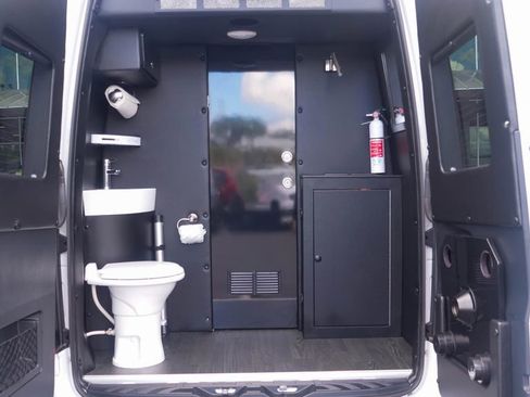 Used 2020 Mercedes-Benz Sprinter 3500 image 94