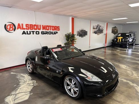 Used 2012 Nissan 370Z Touring w/ Sport Pkg image 9