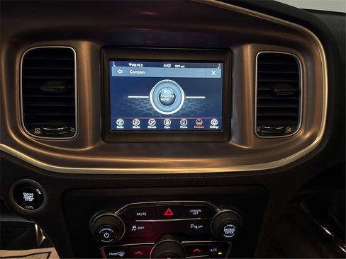 Used 2022 Dodge Charger SXT image 38