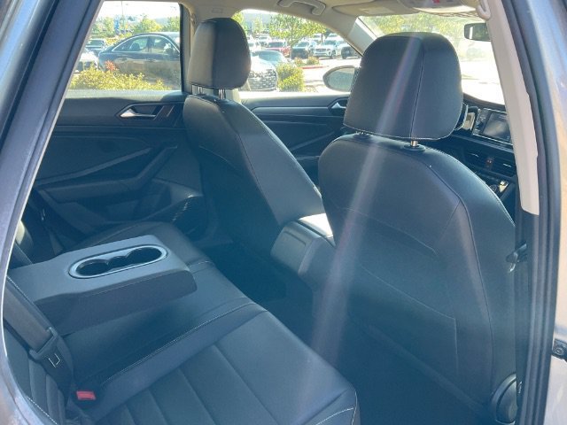 Used 2024 Volkswagen Jetta SE FWD image 13