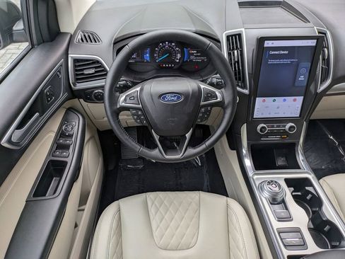 Used 2024 Ford Edge Titanium w/ Equipment Group 301A image 18