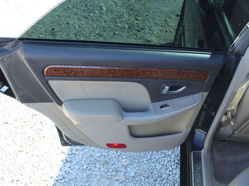 Used 2005 Hyundai XG350 L image 15