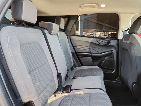 Used 2022 Ford Escape SE image 17