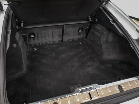 Used 2019 Porsche Panamera 4 image 50