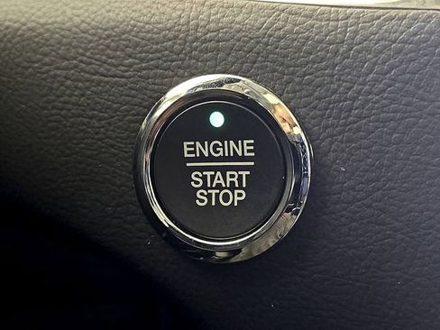 Certified 2021 Ford Edge Titanium image 25