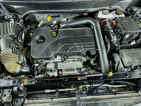 Used 2024 Chevrolet Equinox LS w/ LS Convenience Package image 37