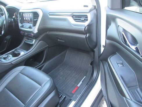 Certified 2022 GMC Acadia SLT image 18