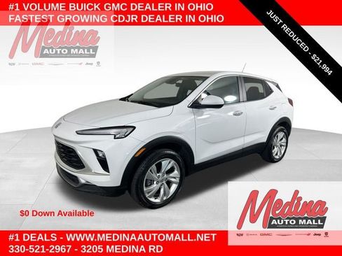 Used 2024 Buick Encore GX Preferred AWD/4WD image 1