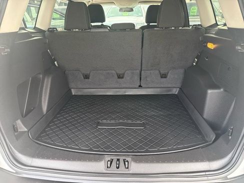 Used 2017 Ford Escape SE image 18