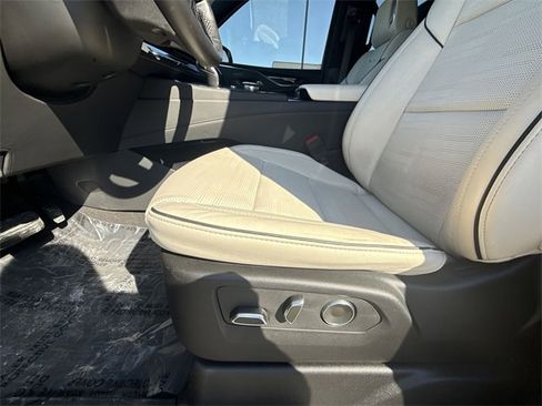 Used 2024 Cadillac Escalade Sport w/ LPO, ONYX Package image 12