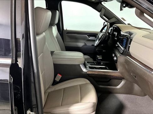 Used 2025 GMC Sierra 1500 SLT w/ SLT Premium Package RWD image 6