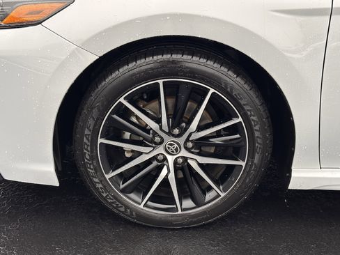 Used 2023 Toyota Camry SE image 18