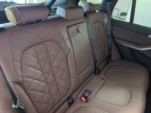 Used 2026 BMW X5 sDrive40i w/ Premium Package image 31