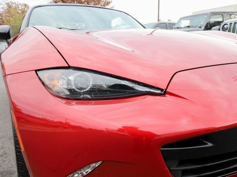 Used 2016 MAZDA MX-5 Miata Sport image 16