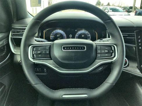 Used 2023 Jeep Wagoneer Series III w/ Preferred Equipment Group image 14