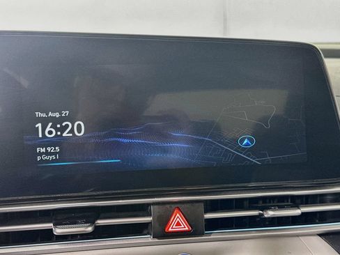 Used 2025 Hyundai Elantra Limited FWD image 25