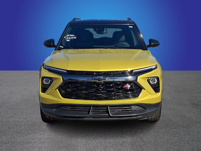 Used 2024 Chevrolet TrailBlazer RS w/ Driver Confidence Package FWD image 2