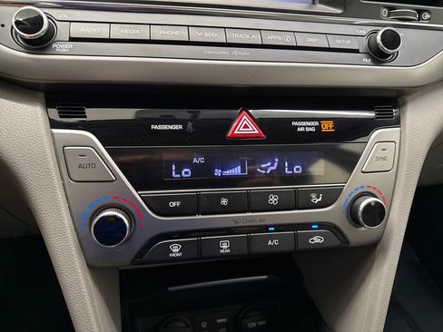 Used 2017 Hyundai Elantra SE w/ SE A/T Tech Package 03 FWD image 21