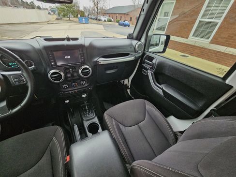 Used 2014 Jeep Wrangler Sahara w/ Dual Top Group image 25