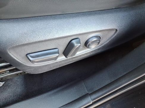 Used 2024 Toyota Highlander XLE image 16