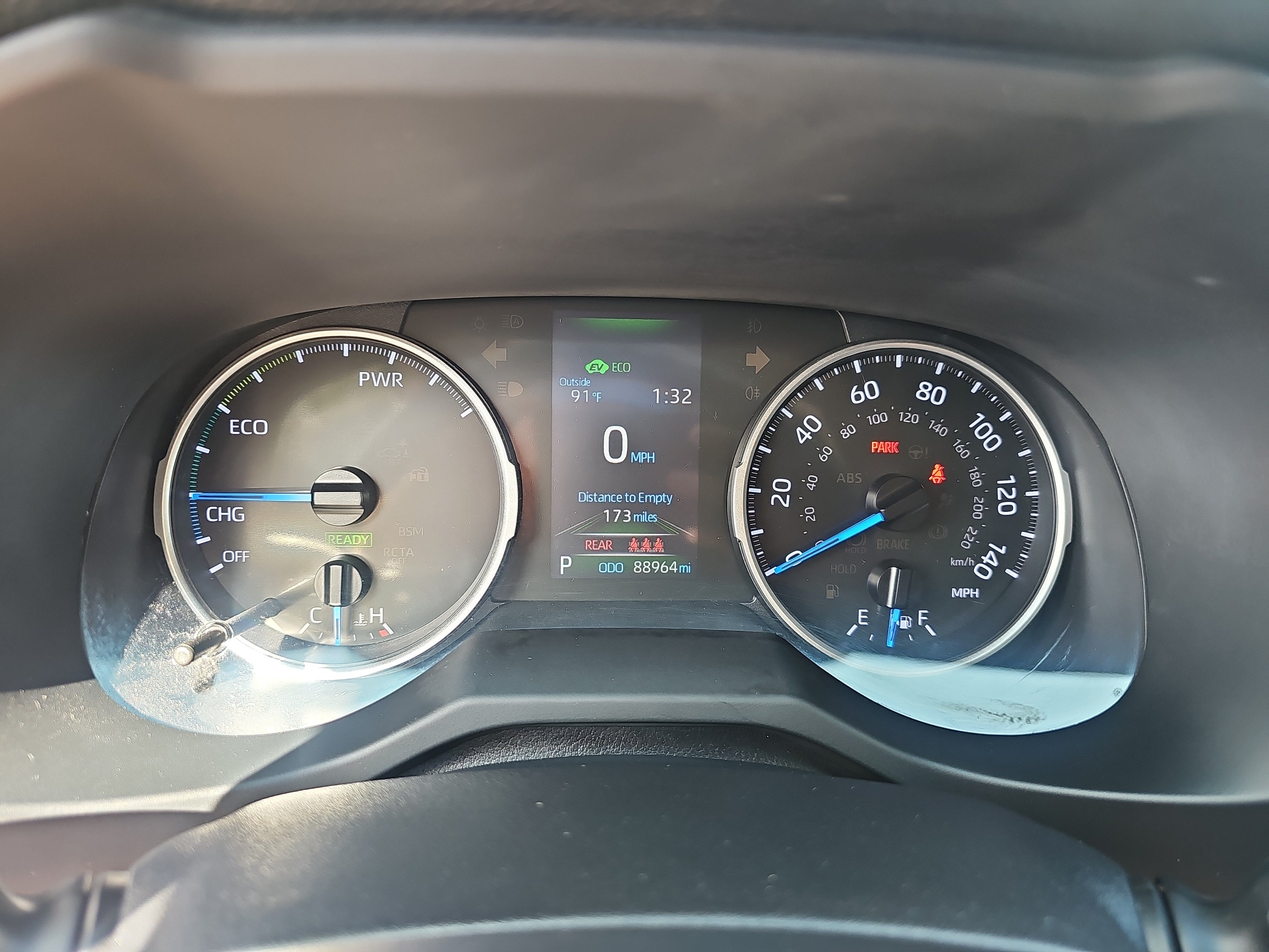 Used 2019 Toyota RAV4 LE w/ Carpet Mat Package AWD/4WD image 26