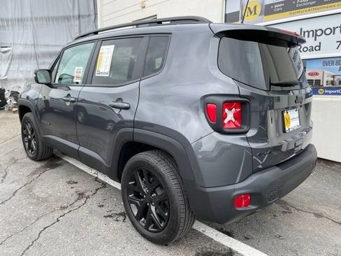 Used 2023 Jeep Renegade Altitude w/ Sun/Sound Group AWD/4WD image 3