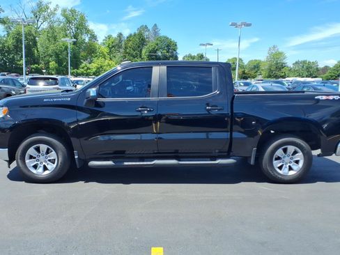 Used 2022 Chevrolet Silverado 1500 LT AWD/4WD image 8