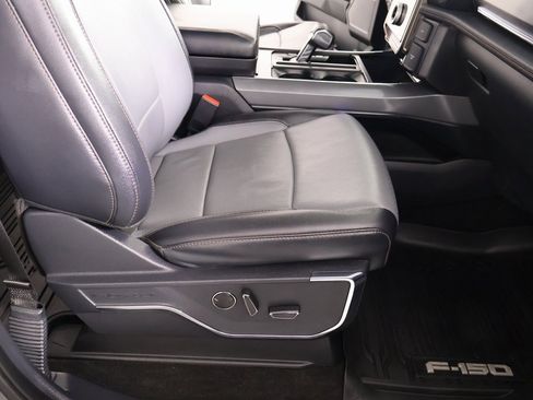 Used 2022 Ford F150 Lightning Lariat image 15