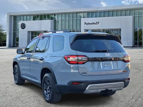 Used 2024 Honda Pilot TrailSport image 4