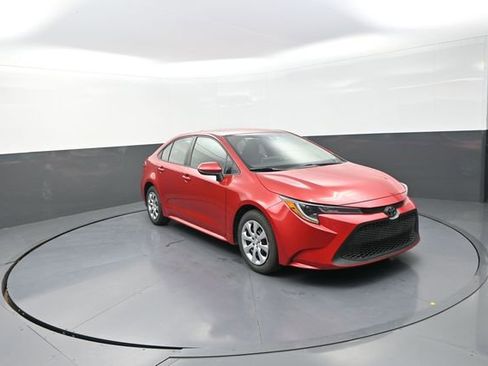 Used 2021 Toyota Corolla LE FWD image 14
