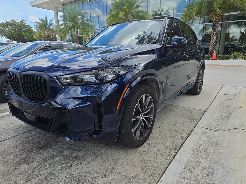 Used 2026 BMW X5 xDrive40i w/ M Sport Package AWD/4WD image 1